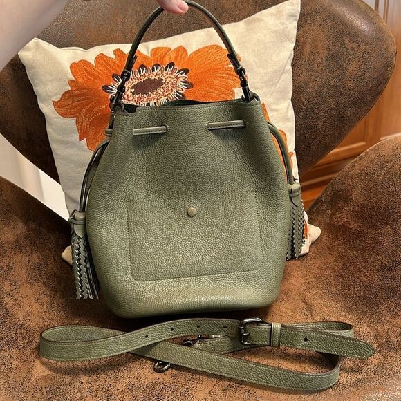 COACH LORA BUCKET BAG (651) WHIPSTITCH DETAIL TURNLOCK TASSELS STRAPS FERN VGUC - Picture 8 of 15
